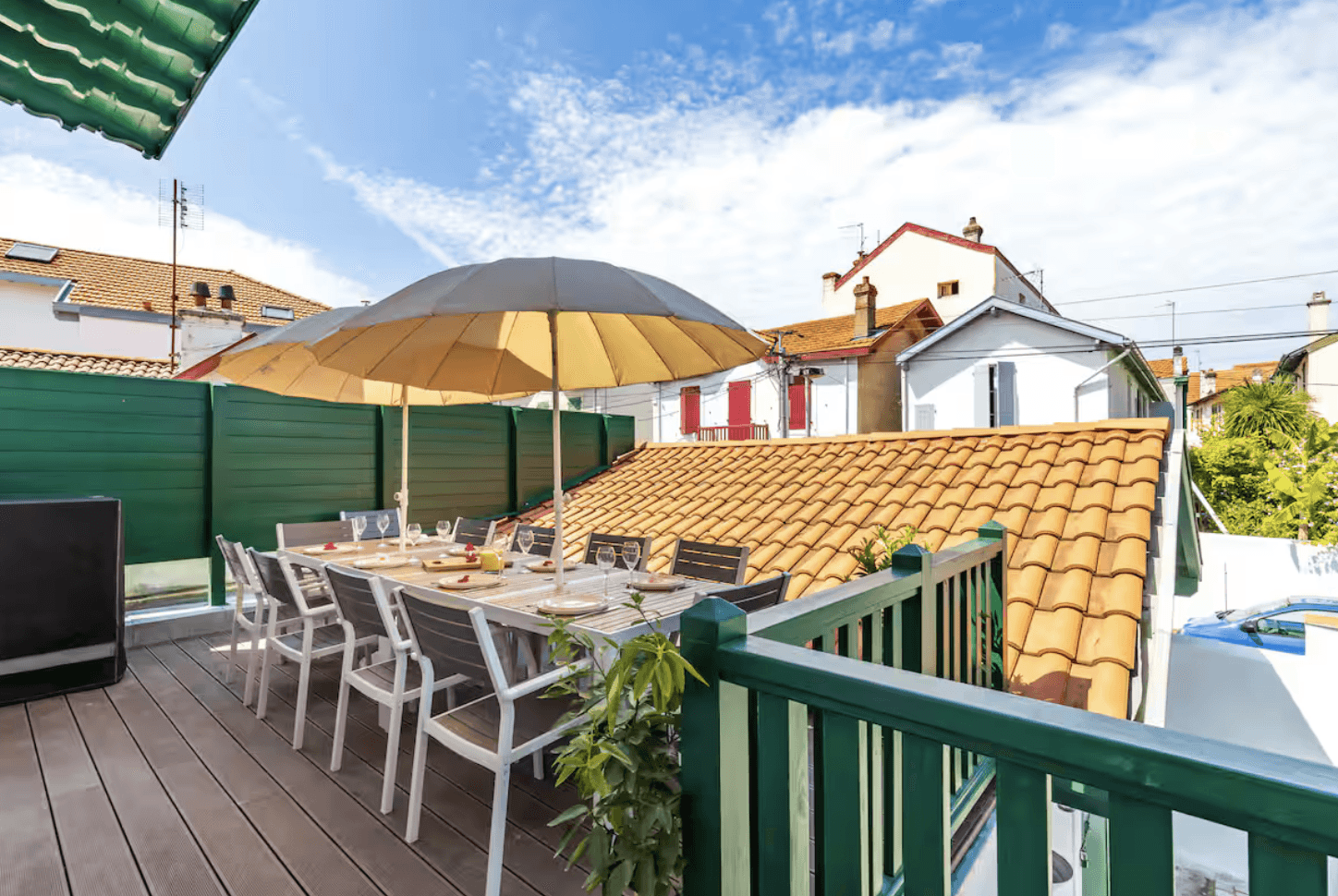 Villa terrace with outdoor dining
